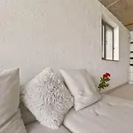 Design Lux Wisdom In Bamboo Garden,no Shoes Allowed Inside *