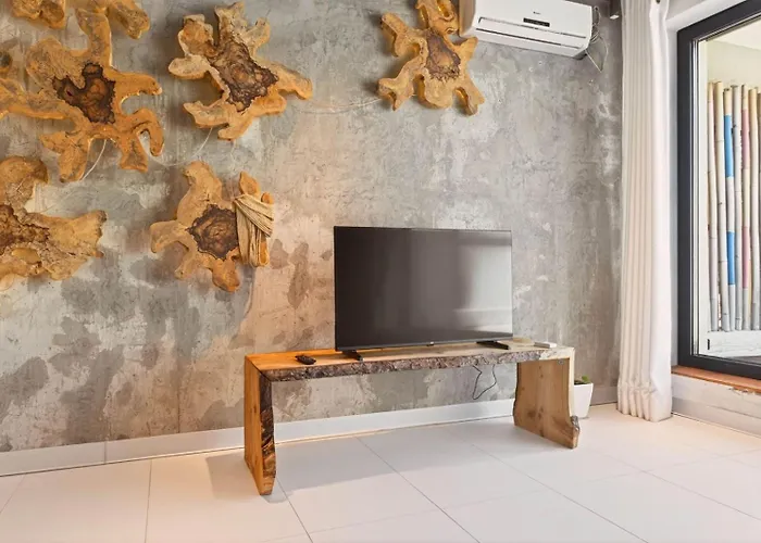 Design Lux Wisdom In Bamboo Garden,no Shoes Allowed Inside Appartement