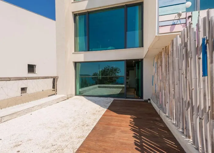 Design Lux Wisdom In Bamboo Garden,no Shoes Allowed Inside Appartement